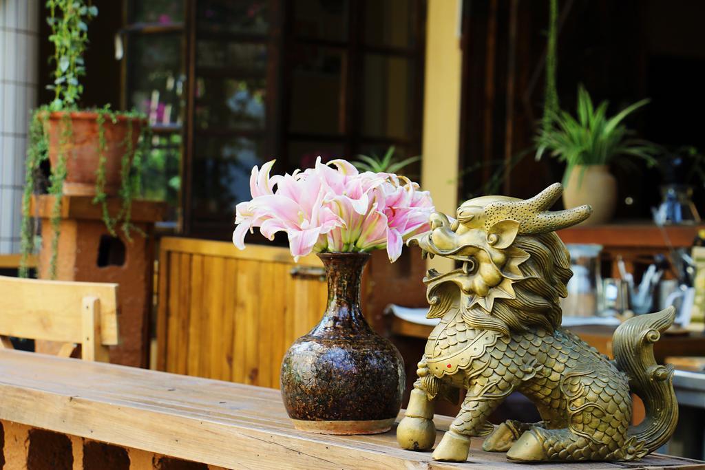 The Hump-Mulan Guest House คุนหมิง ภายนอก รูปภาพ