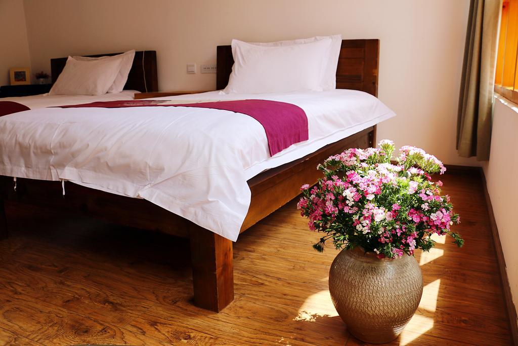 The Hump-Mulan Guest House คุนหมิง ภายนอก รูปภาพ