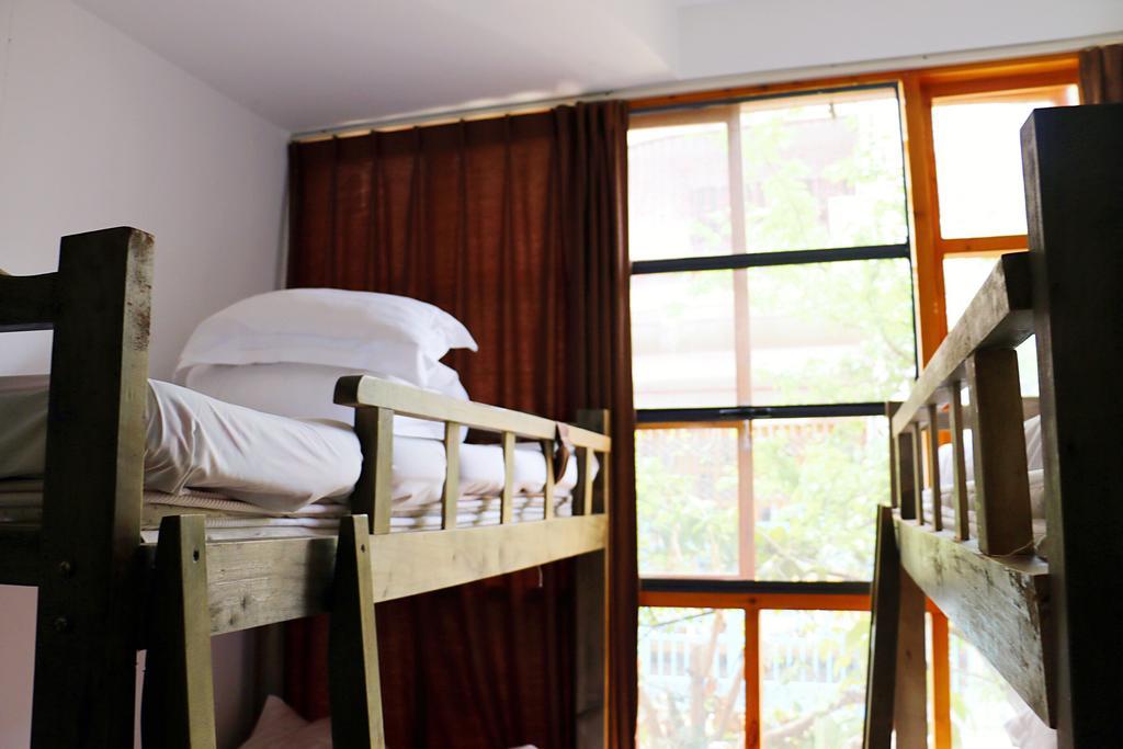 The Hump-Mulan Guest House คุนหมิง ภายนอก รูปภาพ