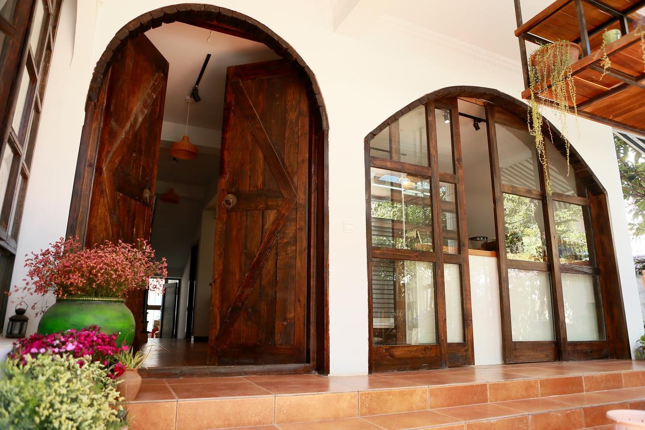 The Hump-Mulan Guest House คุนหมิง ภายนอก รูปภาพ